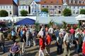 Viele treffen Bekannte und Freunde in Aurich.